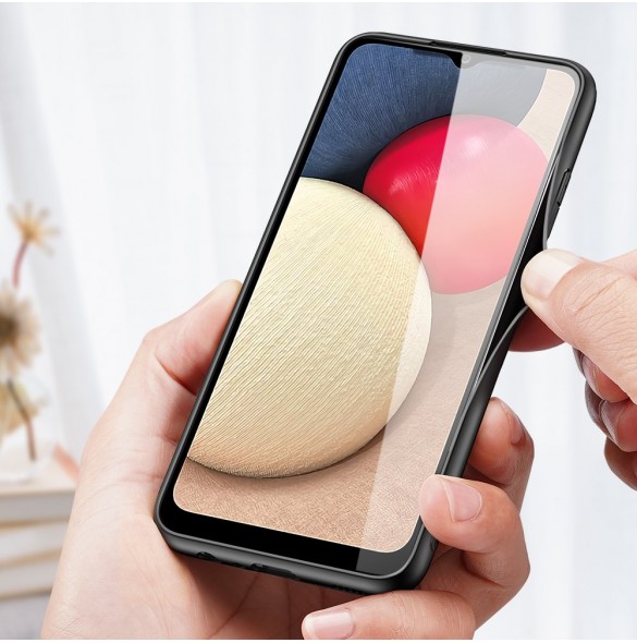 Med detta omslag kommer du att vara lugn för Samsung Galaxy A02s EU och väldigt snyggt skydd från Dux Ducis.