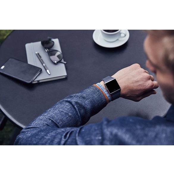 Ionic Fitbit Smartklocka med coachning, pulsmätare, GPS och musik - Grå