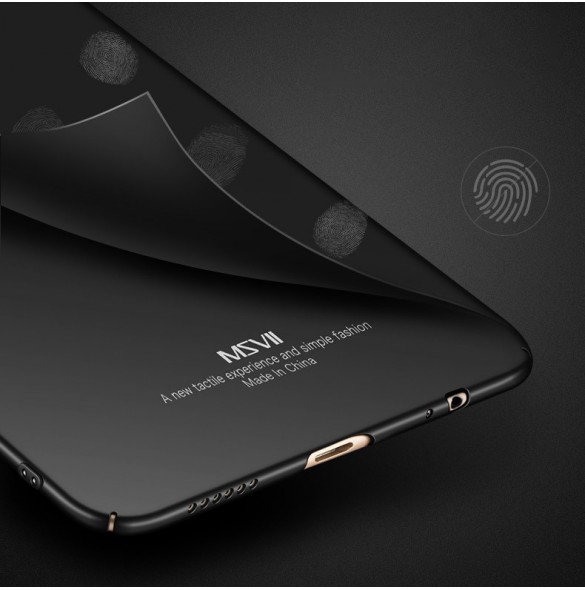 Svart och väldigt snyggt skydd till Huawei Mate 10 Lite.