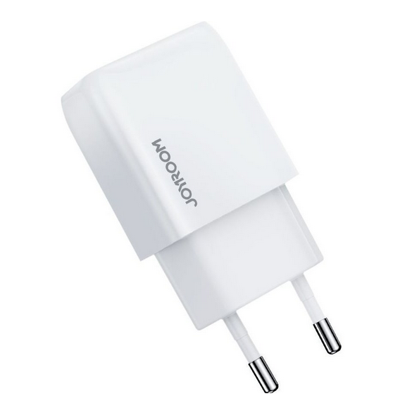 - utgång 5V / 2.1A
- PC -material
