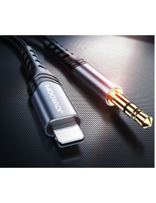 - USB-C-kontakt och 3,5 mm-uttag