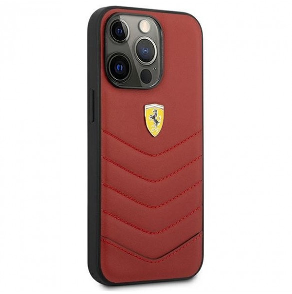 iPhone 13 Pro Max och väldigt snyggt skydd från Ferrari.