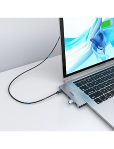 USB typ C (Thunderbolt 3) - 40 Gbps / 100W, 4K @ 60Hz