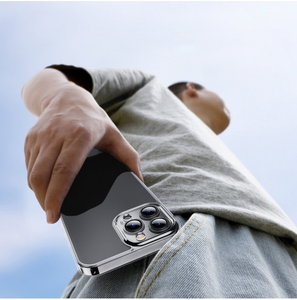 Vackert och pålitligt skyddsfodral för iPhone 13 Pro.