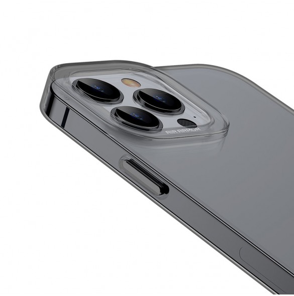 Svart och väldigt stilrent skal till iPhone 13 Pro.