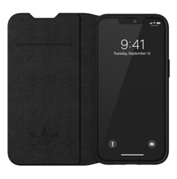 Svart vitt och väldigt stilrent skal till iPhone 13.