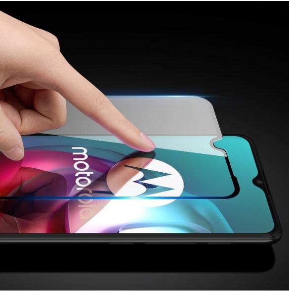 Dux Ducis 9D Tough Screen Protector i härdat glas täckt med ram för Motorola Moto G10 / Moto G20 / Moto G30 - Svart (väskvänlig)