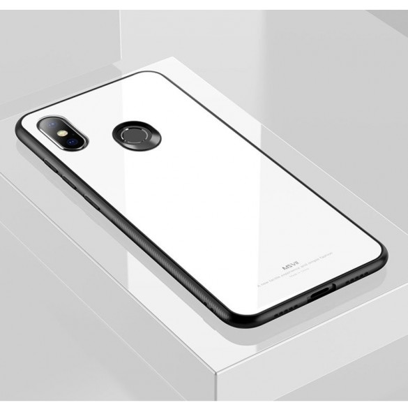Vitt och väldigt snyggt skydd för Xiaomi Mi 8 SE.