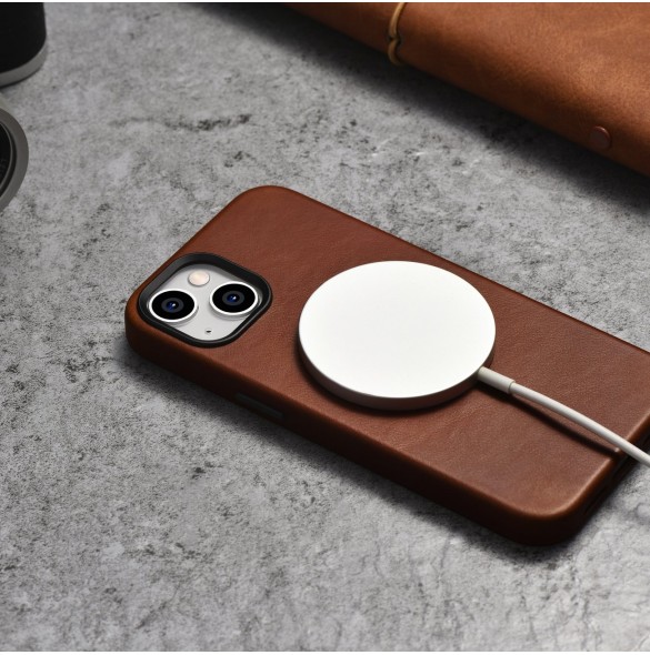 iCarer Oil Wax Premium Leather Case magnetic leather case iPhone 14 with MagSafe brown