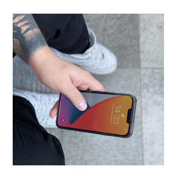 Tempered glass with Case Friendly frame iPhone 14 / 13 Pro / iPhone 13 black