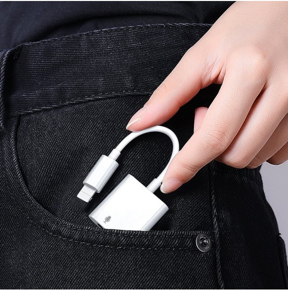 Joyroom universal Lightning-adapter - 3,5 mm minijack med laddningsport vit (S-Y105)