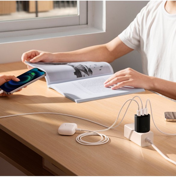 Baseus Compact laddare 3x USB 17W svart (CCXJ020101)