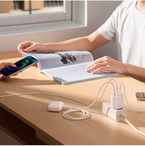Baseus Compact laddare 3x USB 17W vit (CCXJ020102)