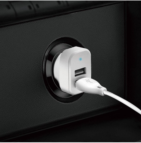 Dudao bilsatsladdare 2x USB 2.4A + kabel USB 3in1 Lightning / Typ C / micro USB-kabel vit (R7 vit)