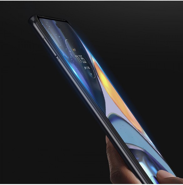 Dux Ducis 10D härdat glas 9H helskärmshärdat glas med ram Motorola Moto G22 svart (väskvänlig)