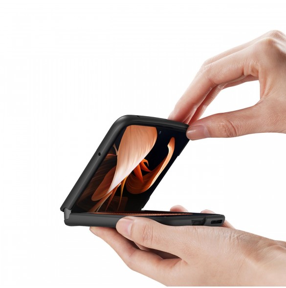 Dux Ducis Fino fodral till Motorola Razr 2022 skal med silikonram svart