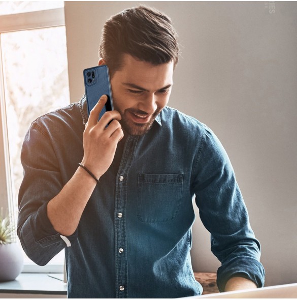 Dux Ducis Fino fodral är täckt med nylonmaterial Oppo Find X5 svart