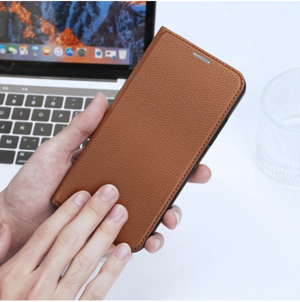Dux Ducis Skin X2 Fodral för Xiaomi Redmi Note 12 5G / Poco X5 5G Cover Flip Plånboksställ Brun