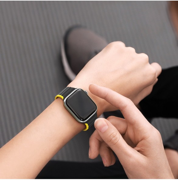 Magnetisk Apple Watch Ultra, SE, 9, 8, 7, 6, 5, 4, 3, 2, 1 (49, 45, 44, 42 mm) Dux Ducis-rem (LD-version) - svart och gul