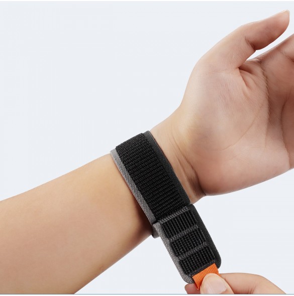 Sport kardborrband för Apple Watch 9 / 8 / 7 / 6 / SE / 5 / 4 / 3 / 2 / 1 (38, 40, 41 mm) Dux Ducis-rem YJ-version - svart oc