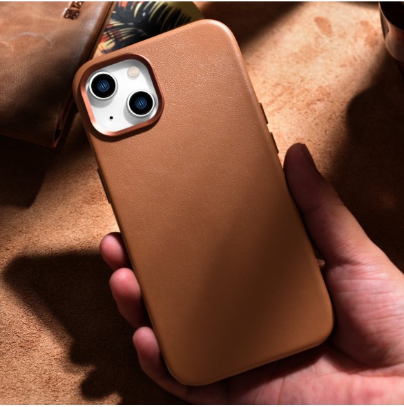 iCarer Case Läderfodral Skal för iPhone 14 Plus Brown (MagSafe-kompatibel)