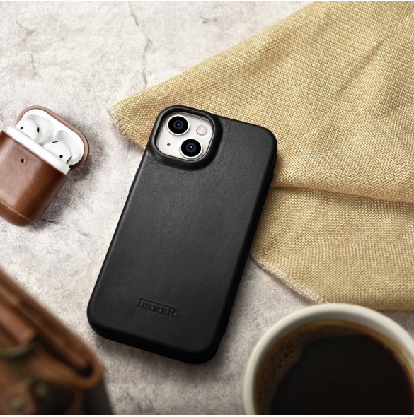 iCarer CE Oil Wax Premium Leather Folio Case Läderfodral iPhone 14 Plus Magnetic Flip MagSafe Black (AKI14220707-BK)