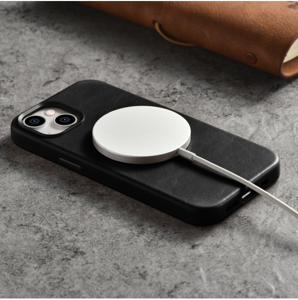 iCarer Oil Wax Premium läderfodral iPhone 14 Plus magnetiskt läderfodral med MagSafe Black (WMI14220703-BK)