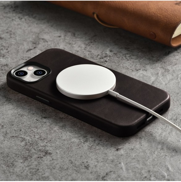 iCarer Oil Wax Premium läderfodral iPhone 14 Plus magnetiskt läderfodral med MagSafe Brown (WMI14220703-BN)