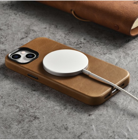 iCarer Oil Wax Premium läderfodral iPhone 14 Plus magnetiskt läderfodral med MagSafe Brown (WMI14220703-TN)
