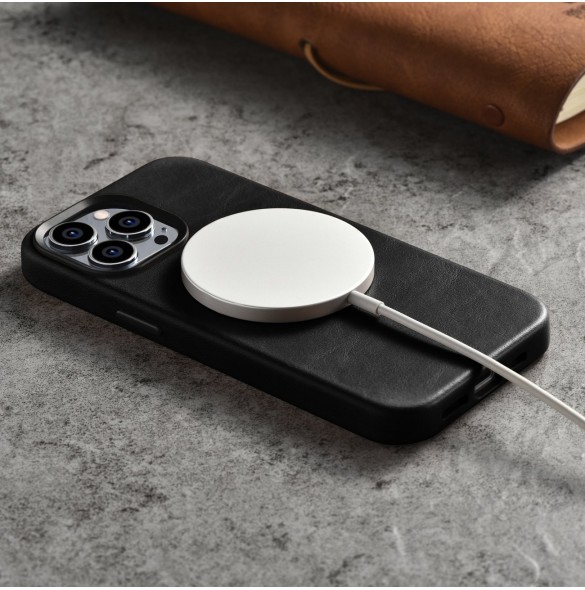 iCarer Oil Wax Premium läderfodral iPhone 14 Pro Max magnetiskt läderfodral med MagSafe Black (WMI14220704-BK)