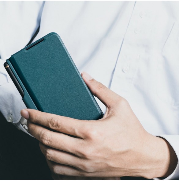 Läderfodral med flip och kameraskydd för Samsung Galaxy Z Fold 5 Nillkin Qin Leather Pro - Guld