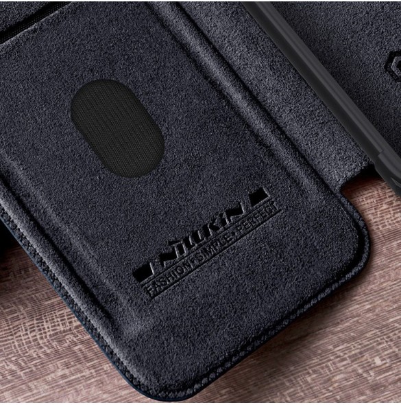Nillkin Qin Pro Läder Flip Fodral till iPhone 15 med kameraskydd - Brun