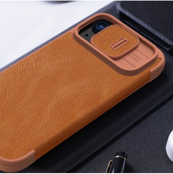 Nillkin Qin Pro Läder Flip Fodral till iPhone 15 med kameraskydd - Brun