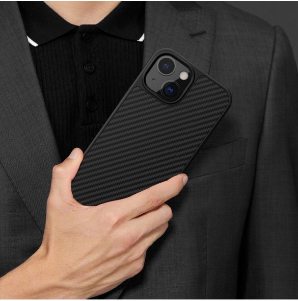 Nillkin Synthetic Fiber Carbon fodral till iPhone 13 svart