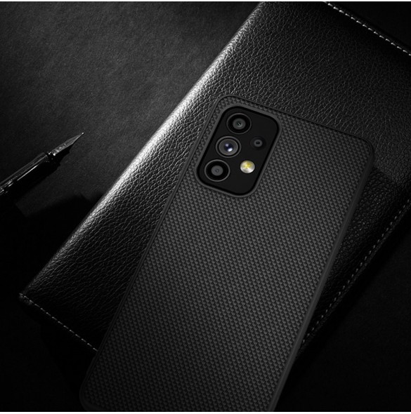 Nillkin Textured Case ett slitstarkt förstärkt fodral med en gelram och nylon på baksidan av Samsung Galaxy A73 svart