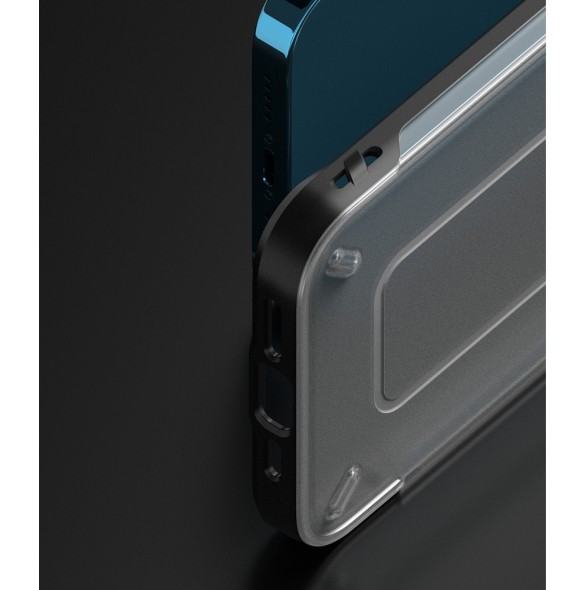 Ringke UX hållbart hårt fodral för iPhone 13 Pro transparent (UX564E72)
