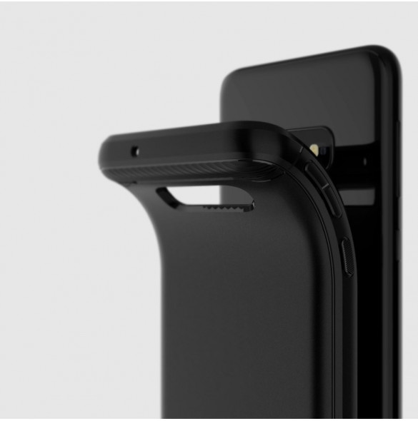 Svart och väldigt snyggt skydd till Samsung Galaxy S10e.
