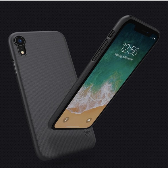Din telefon skyddas av detta skydd från Nillkin.