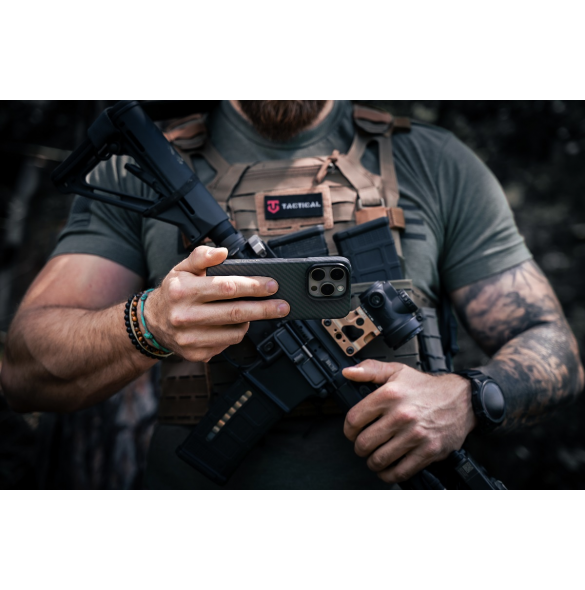 Tactical MagForce Aramid Skal till Apple iPhone 16 Pro Max Svart