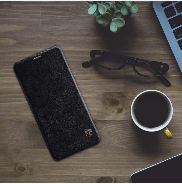 Svart och väldigt snyggt skydd till Samsung Galaxy A6 Plus 2018 A605.