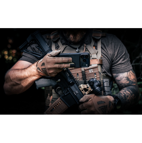 Tactical MagForce Aramid Kryt pro Apple iPhone 17 Pro Black