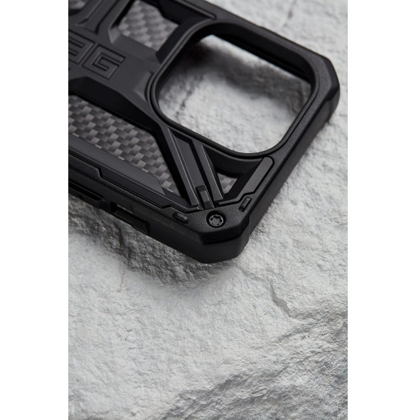 URBAN ARMOR GEAR Designat för iPhone 14 Pro Skal Kolfiber Monarch 114034114242