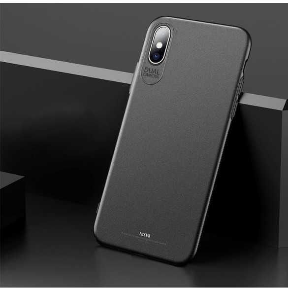 Svart och väldigt snyggt omslag till iPhone XS Max.