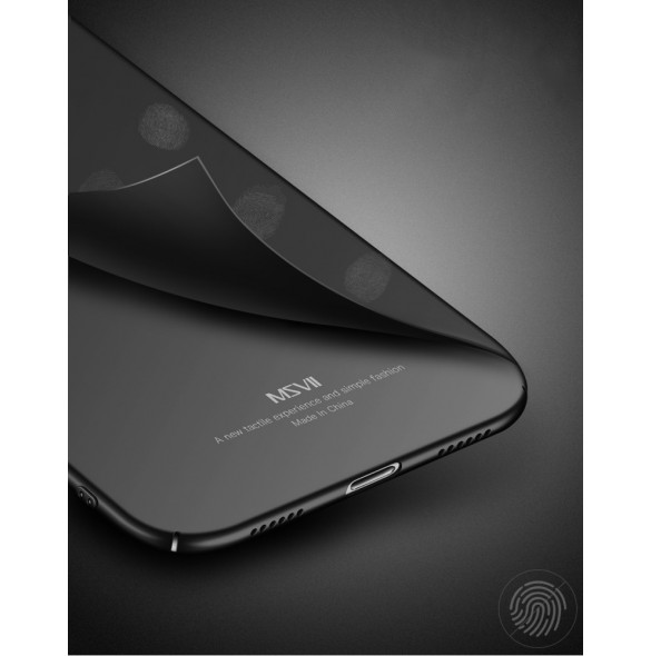 Svart och väldigt elegant lock till iPhone 7 Plus.