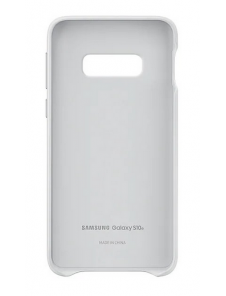 Samsung Galaxy S10e och väldigt snyggt skydd från Samsung.