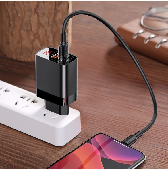 En högkvalitativ kompakt USB-laddare med EU-kontakt