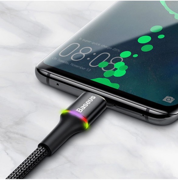 Du kan ladda och överföra data från din telefon till datorn samtidigt.