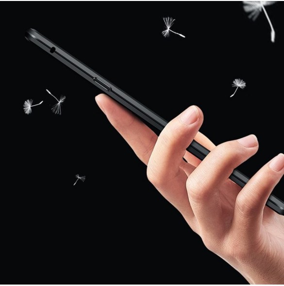 Din telefon kommer att skyddas av det här omslaget från Wozinsky.