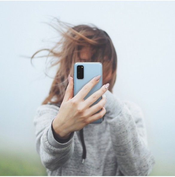 Genomskinlig och väldigt snygg täcka till Samsung Galaxy S20.
