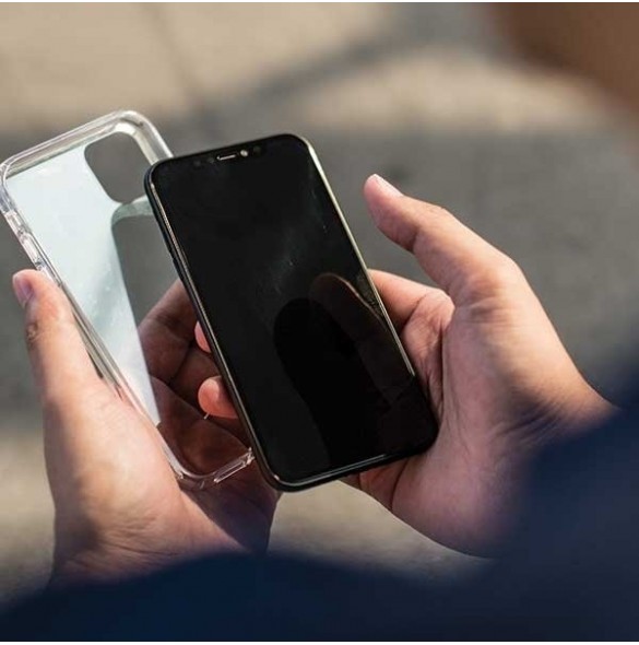 En vacker produkt för din telefon från världsledande UNIQ.